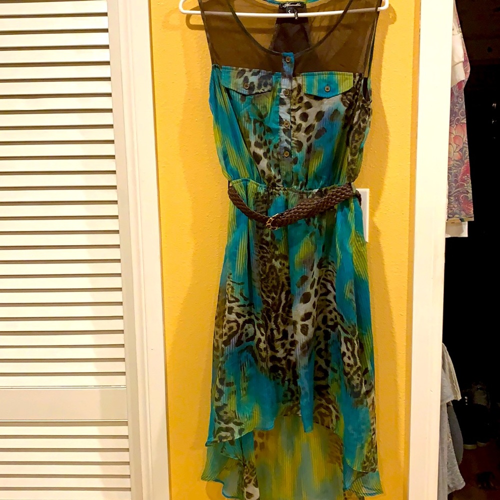 High low dress. Beautiful colors. Comes with belt.